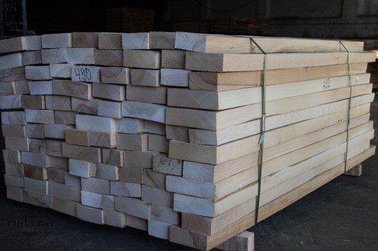 Доска столярная. Ясень. Длина 1-1,9 м, толщина 30 мм.